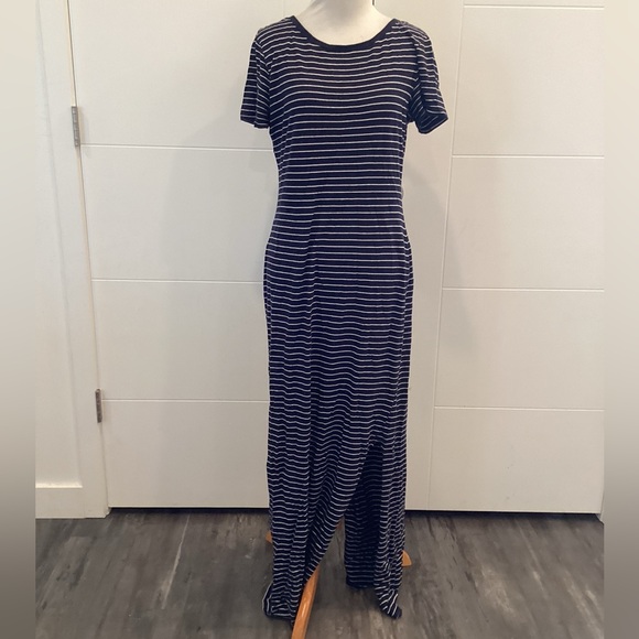 Medium Striped Black and White Maxi Dress - Picture 1 of 15
